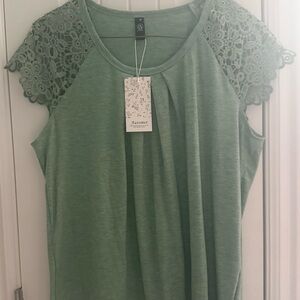 Green Lace Short Sleeve Top